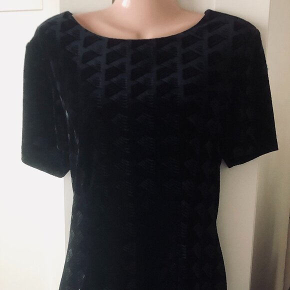 Algo Vintage Black Velvet Dress / Nightwear / Cocktail Dress Size 12 Canada - Picture 2 of 9